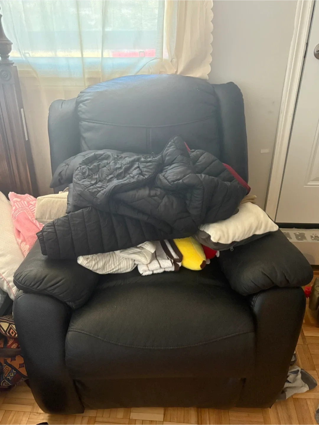 Black Leather Recliner thumbnail