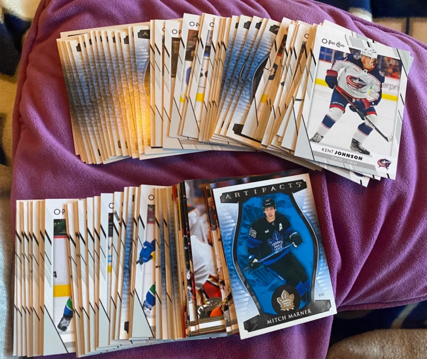 Assortment of Hockey cards thumbnail