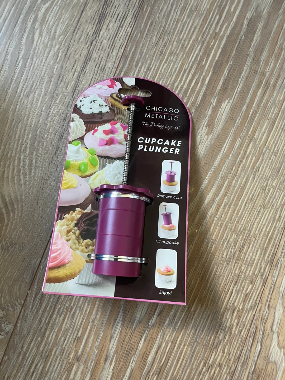 🥕Chicago Metallic Cupcake Plunger - New