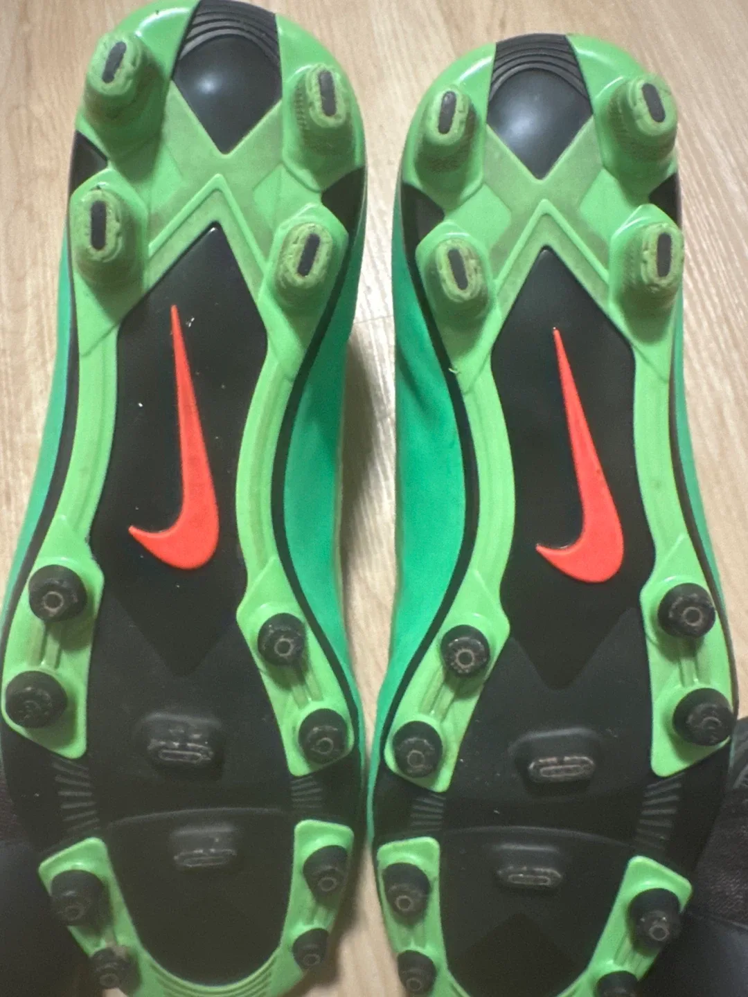 Nike Green Soccer Cleats hypervenom image indicator(3)
