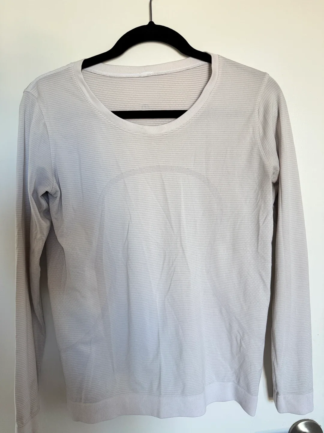 Lululemon Long Sleeve Shirt thumbnail