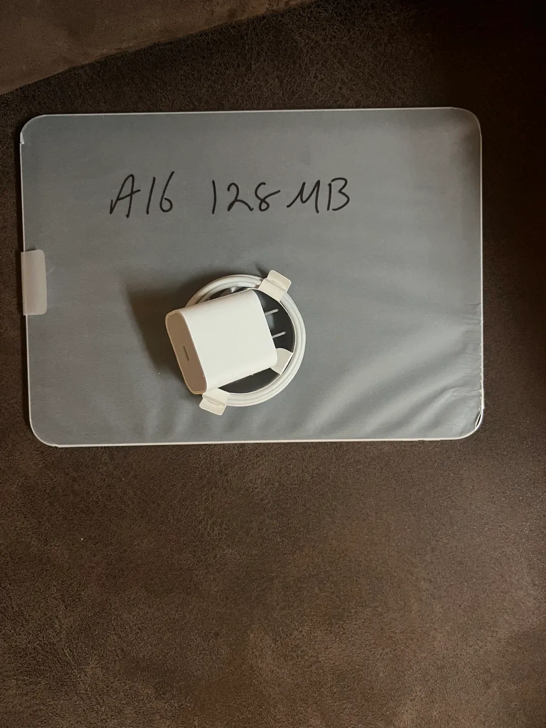 New Apple iPad 10th Gen 128GB image indicator(3)