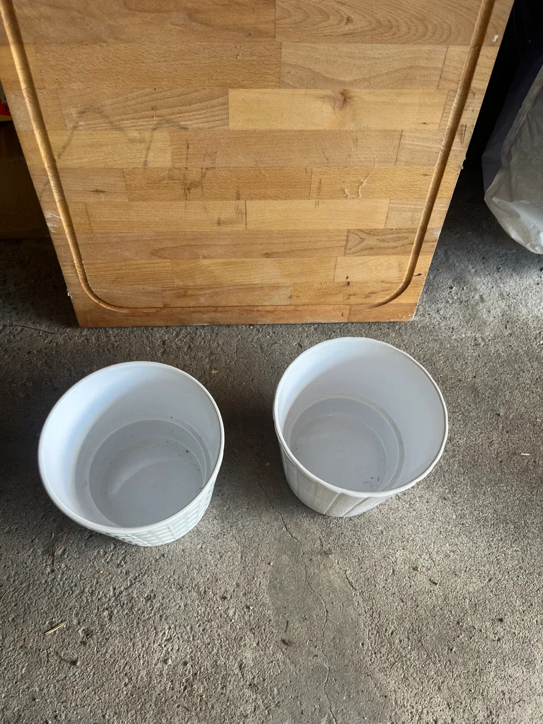 Mixed Lot of Vases and Planters image indicator(6)