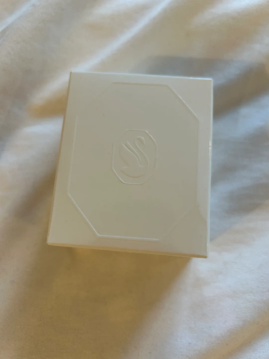 New Swarovski Stud Earrings image indicator(3)