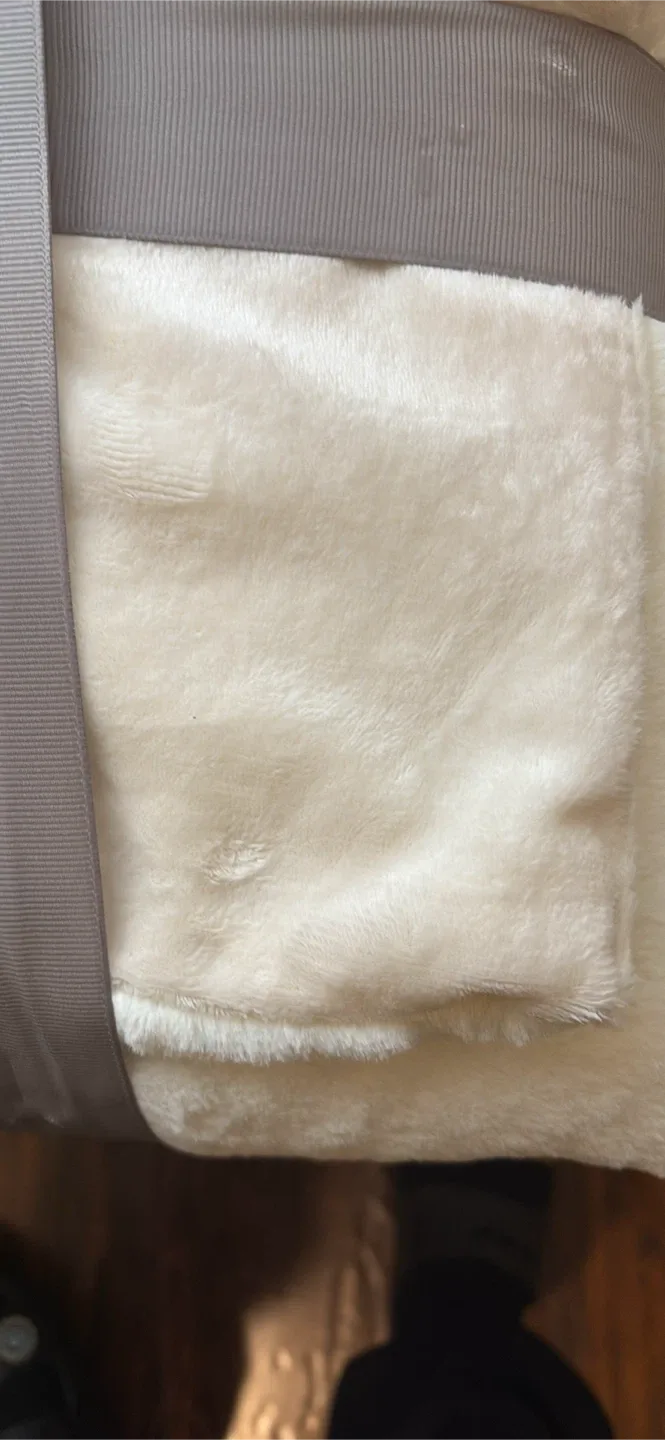 Brand New Cream Plush Blanket image indicator(2)