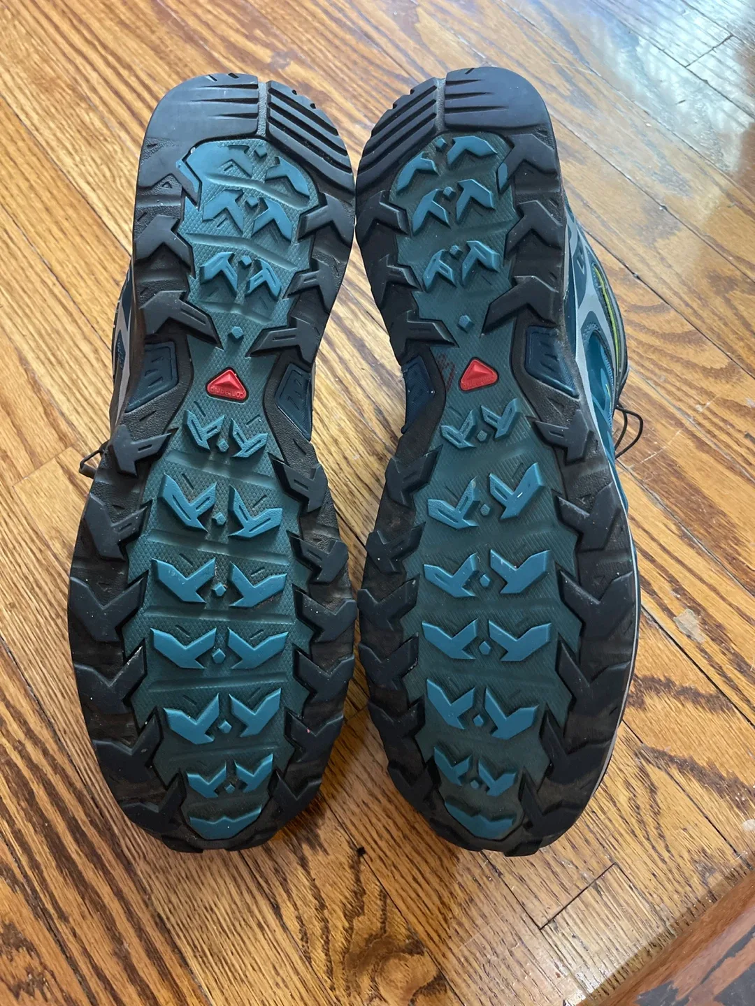 Salomon Trail Running Shoes, Size 12 to 12.5 image indicator(4)