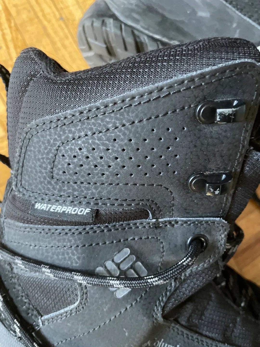 Columbia Men's BM1618-010 Winter Boots - Size 8 image indicator(3)