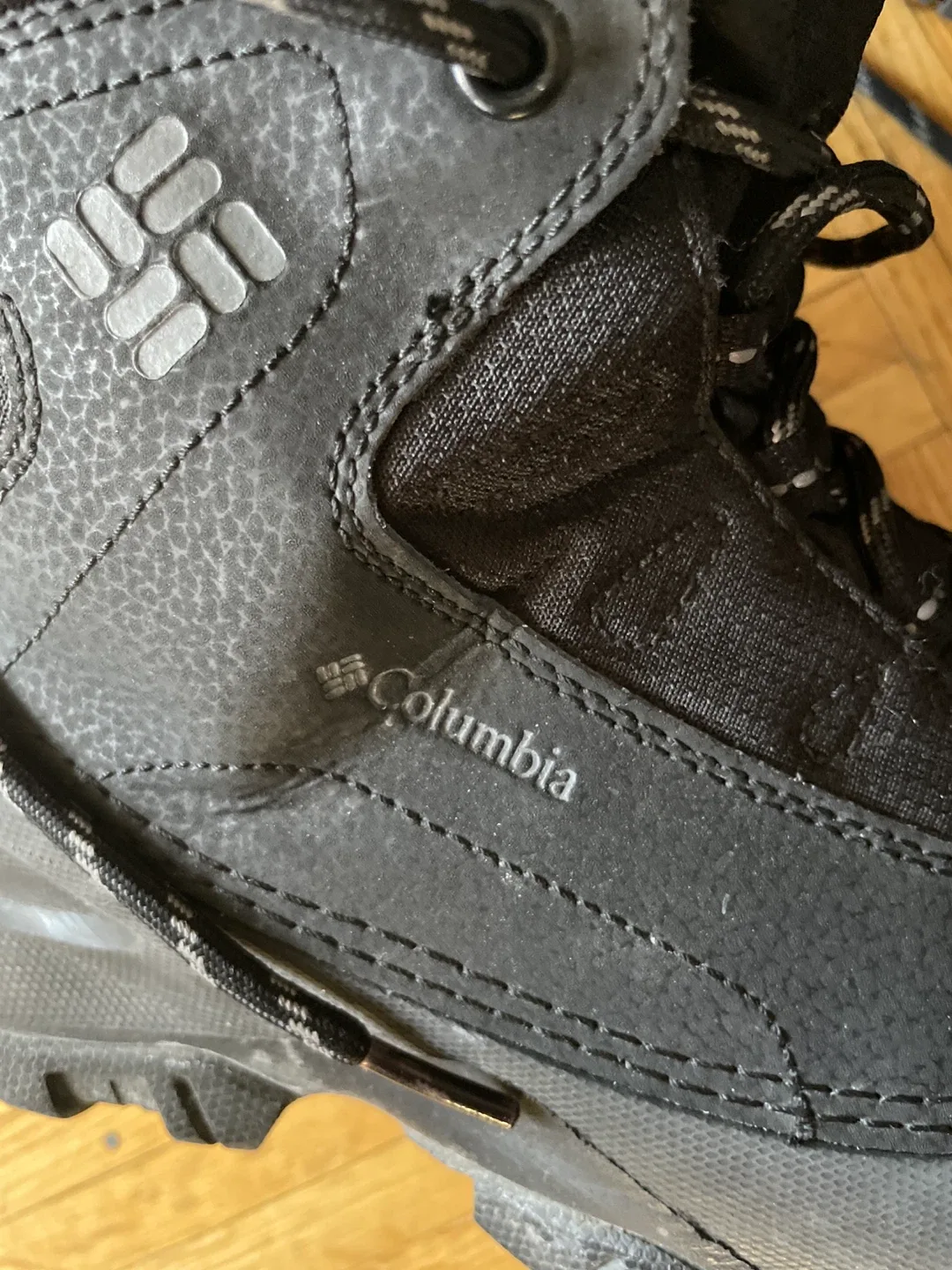 Columbia Men's BM1618-010 Winter Boots - Size 8 image indicator(2)