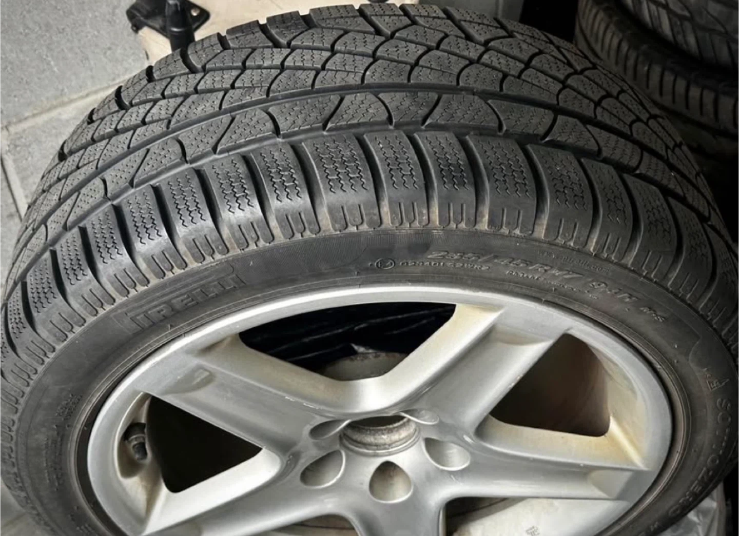 Pirelli Winter Tires 235/45R17 - photo 2