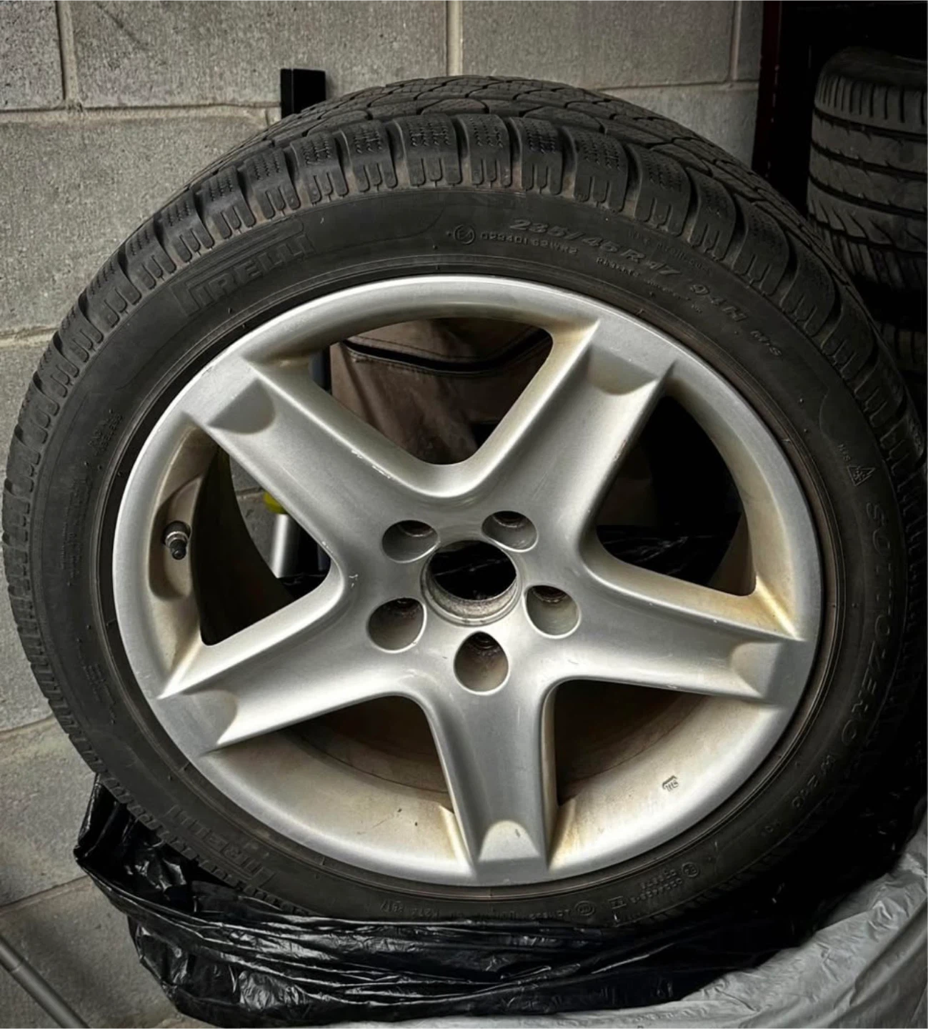 Pirelli Winter Tires 235/45R17