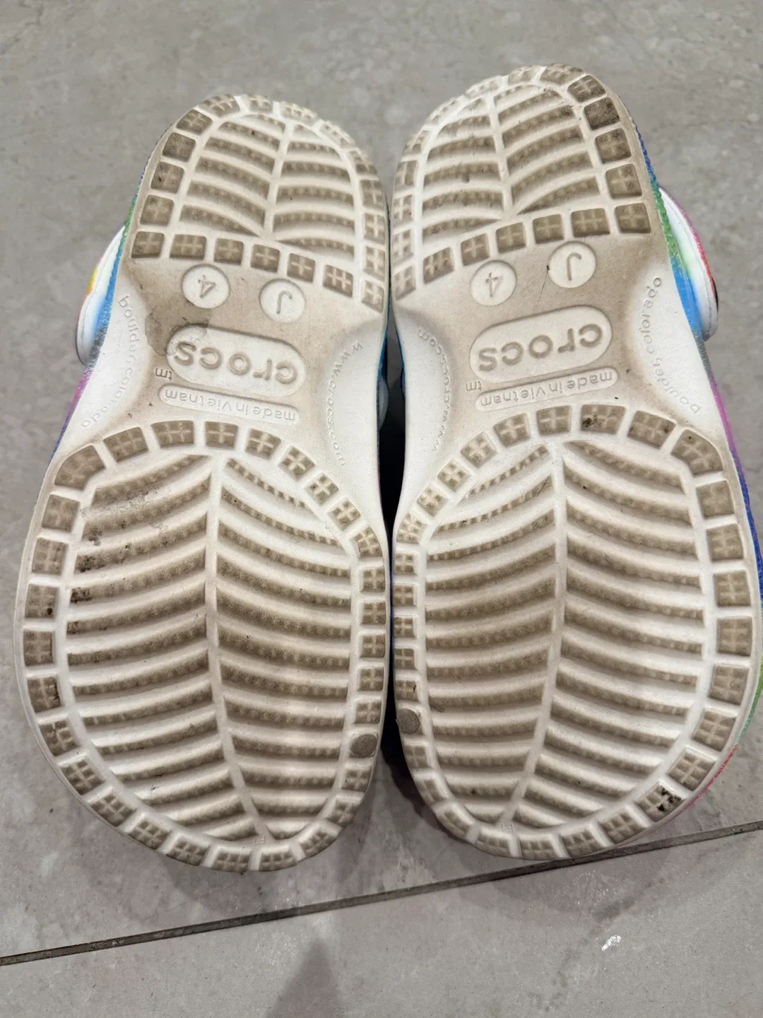 Crocs Classic Clog, Size 4J, Rainbow image indicator(2)