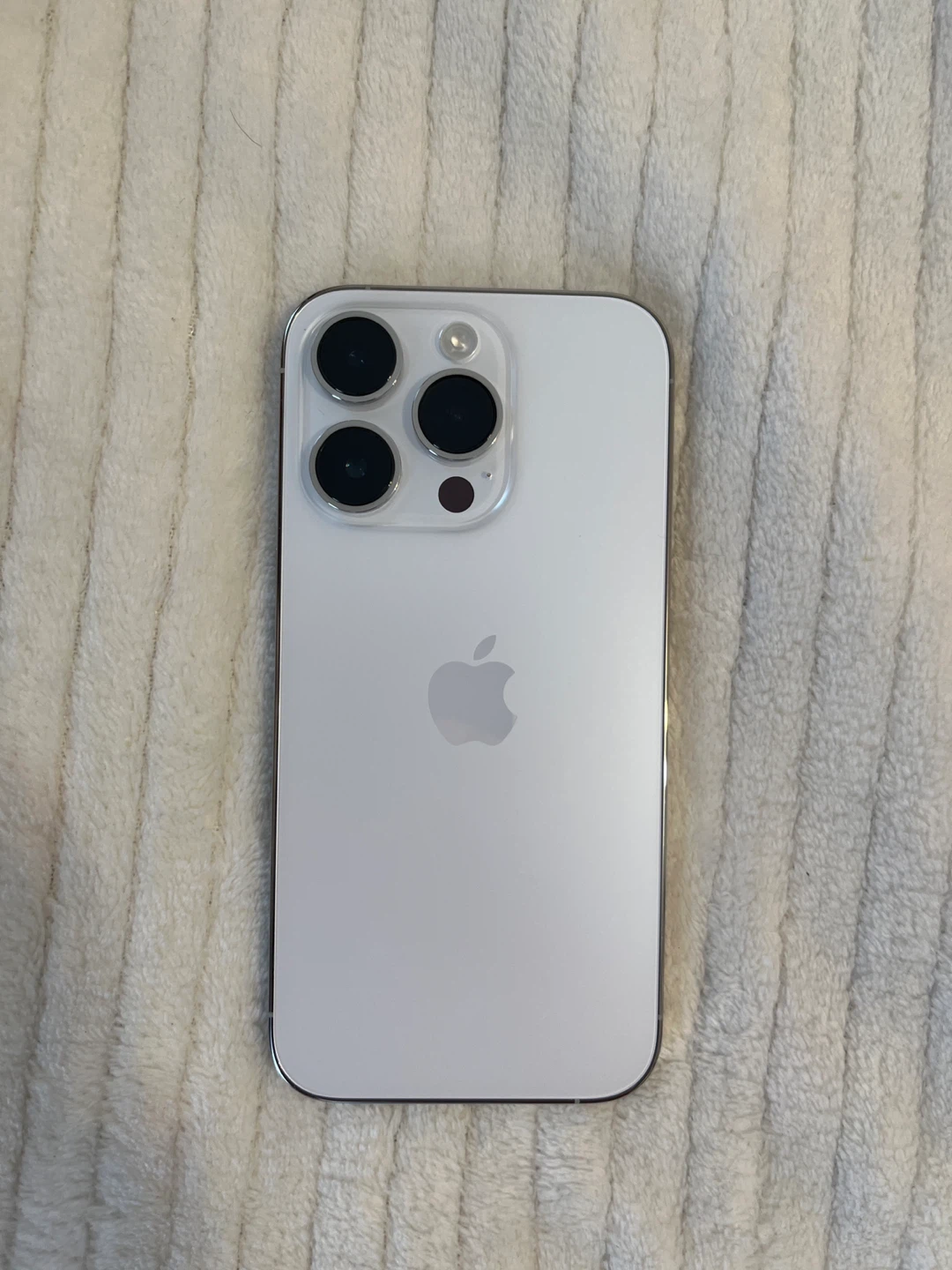 iPhone 14 pro icloud lock for parts only