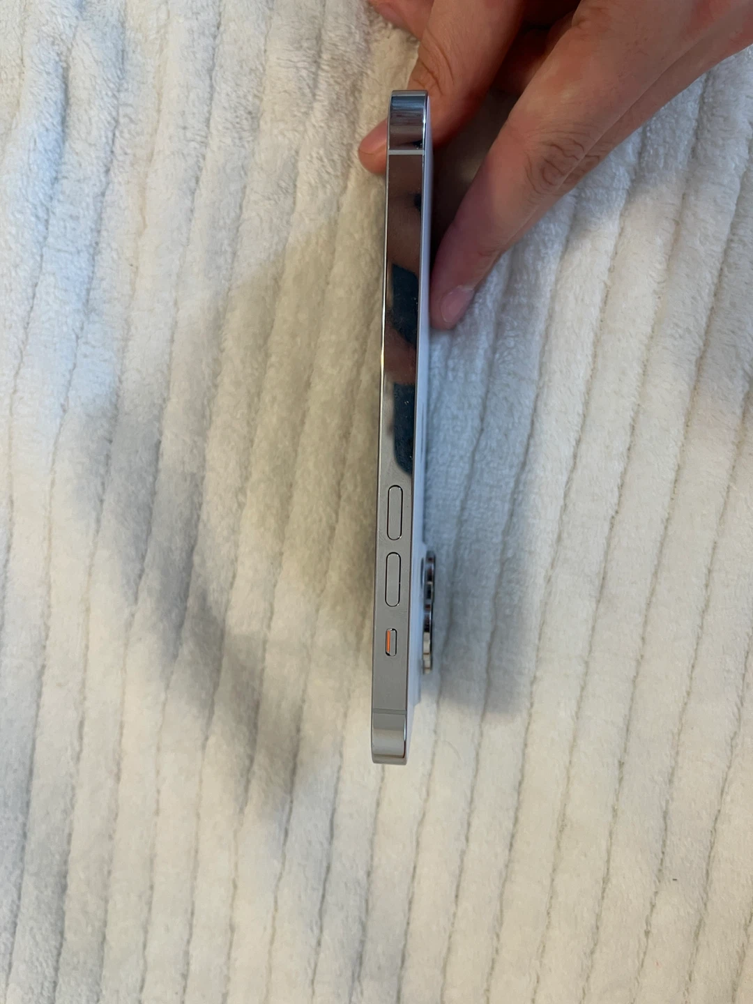 iPhone 14 pro icloud lock for parts only - photo 4