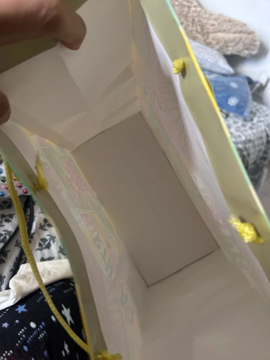 Happy Birthday Gift Bag image indicator(3)