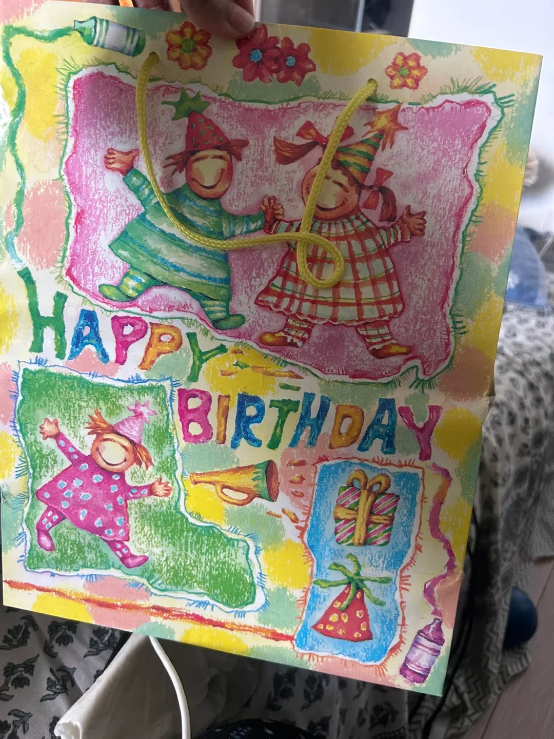 Happy Birthday Gift Bag image indicator(2)
