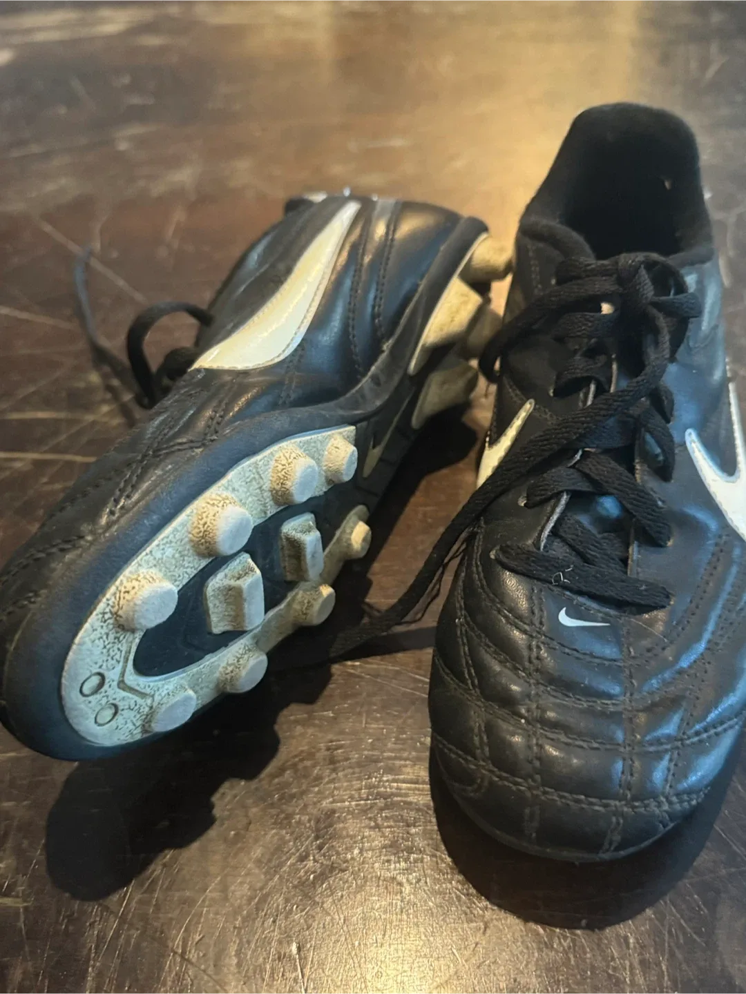 Nike Soccer Cleats - Youth Size 2 image indicator(2)