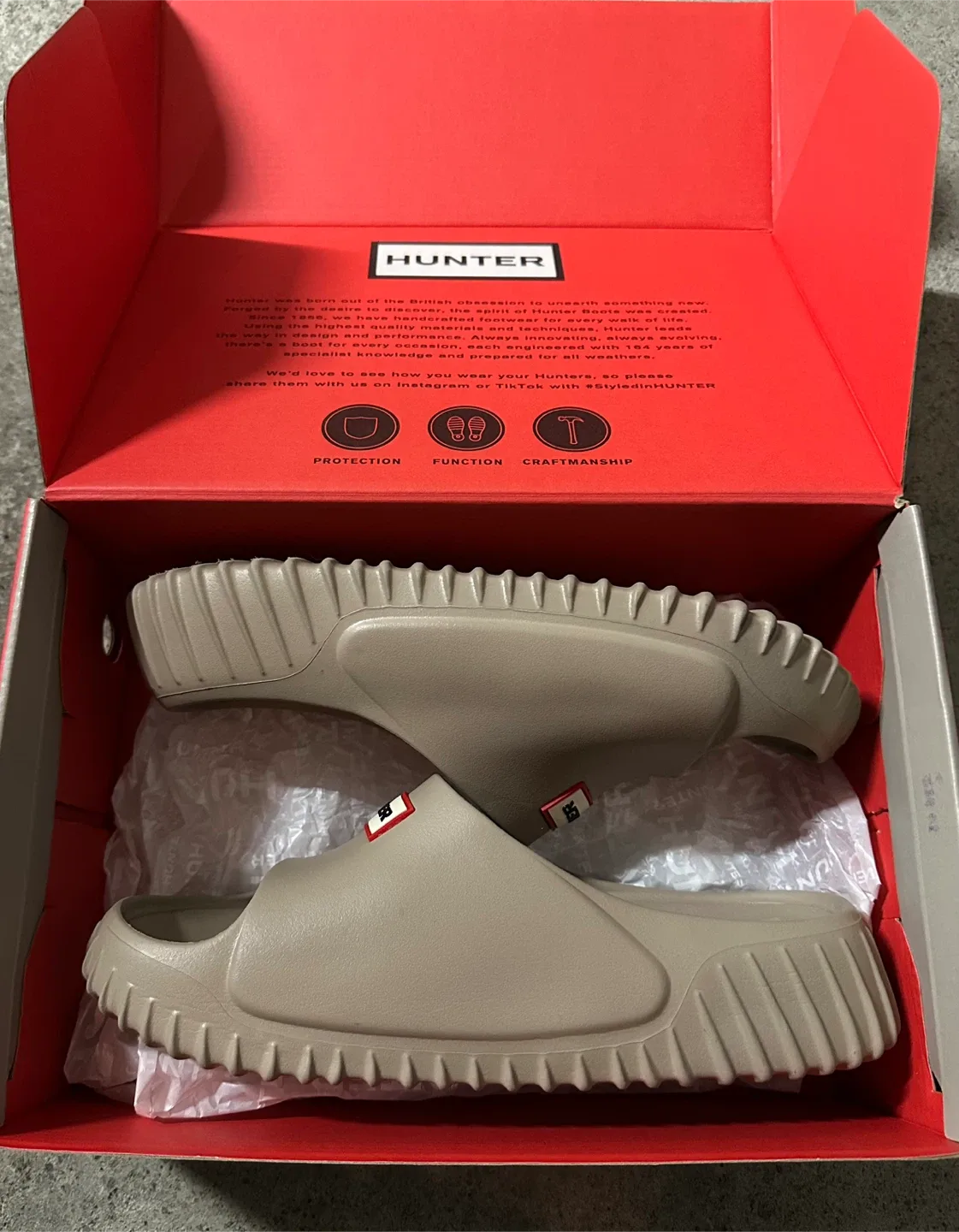 $40-Brand new-Hunter Sandal image indicator(9)