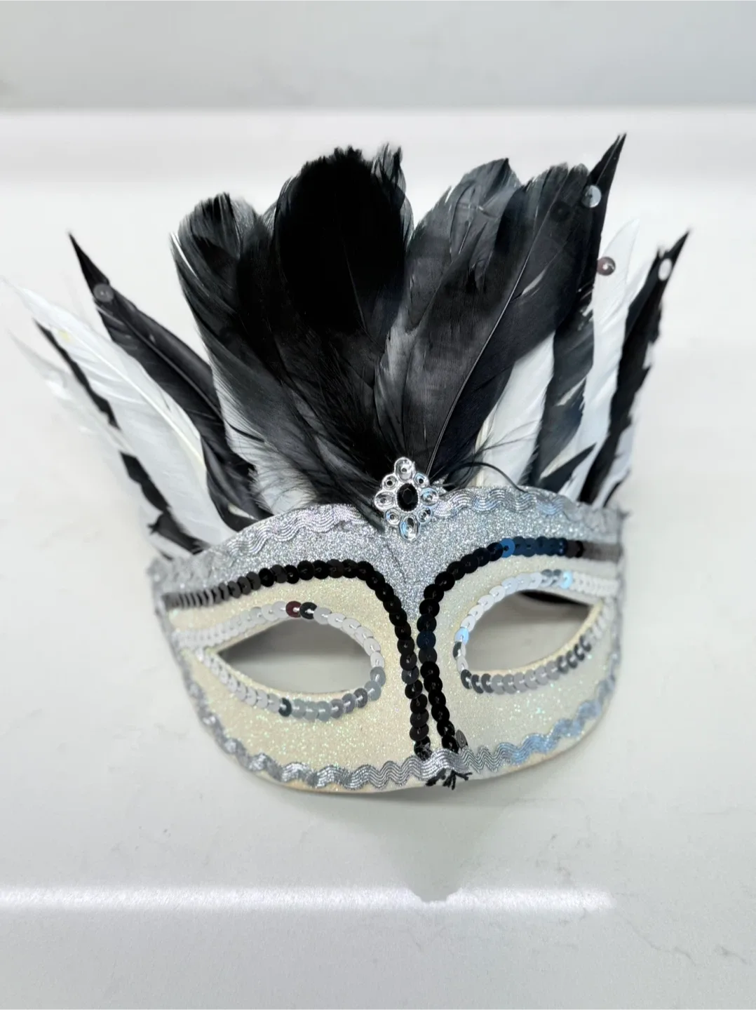Feathered Masquerade Mask - Black & White thumbnail