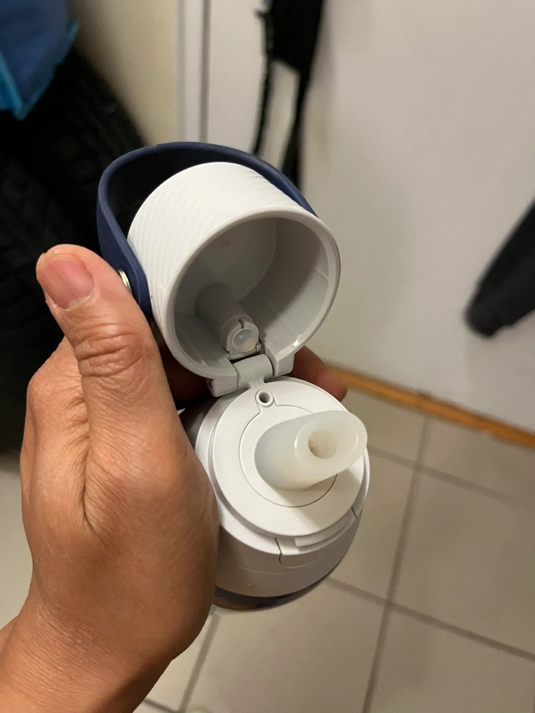 Brita Water Filter Bottle - Blue image indicator(3)