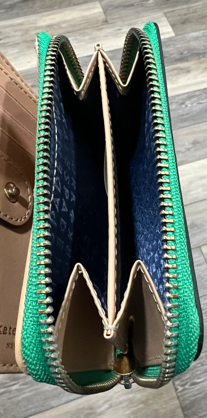 Kate Spade Green Leather Wallet image indicator(3)