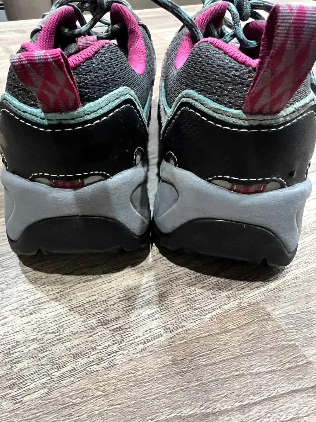 GIRLS size 3 L.L.Bean Gray/Pink Hiking Shoes image indicator(3)