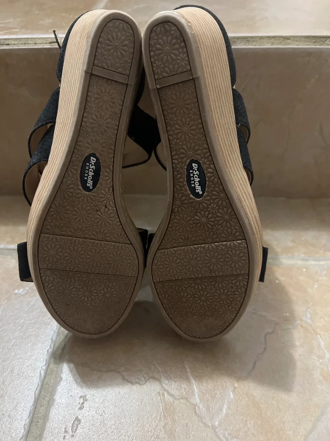 Dr. Scholl's Black Wedge Sandals Size 7.5 image indicator(3)