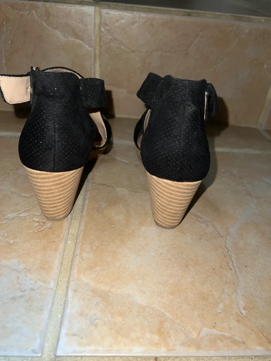 Dr. Scholl's Black Wedge Sandals Size 7.5 image indicator(2)