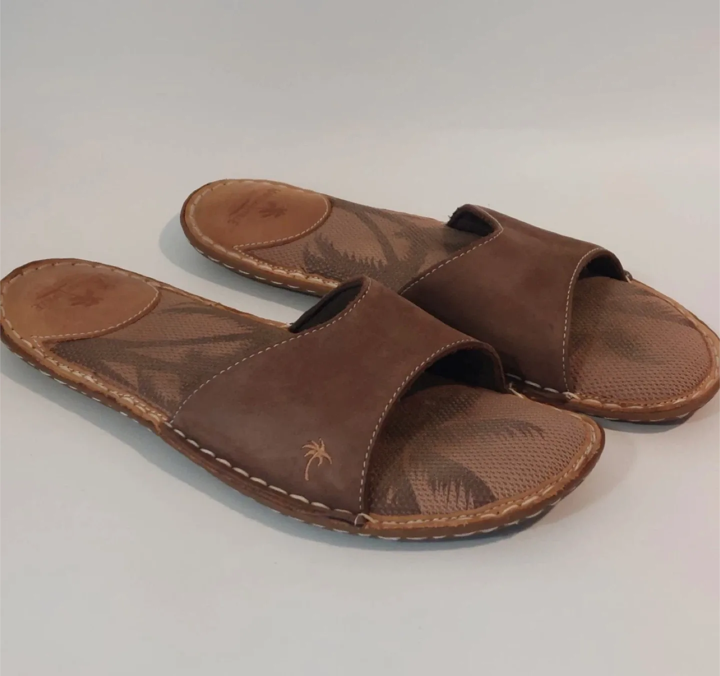 Margaritaville Brown Leather Slides image indicator(3)