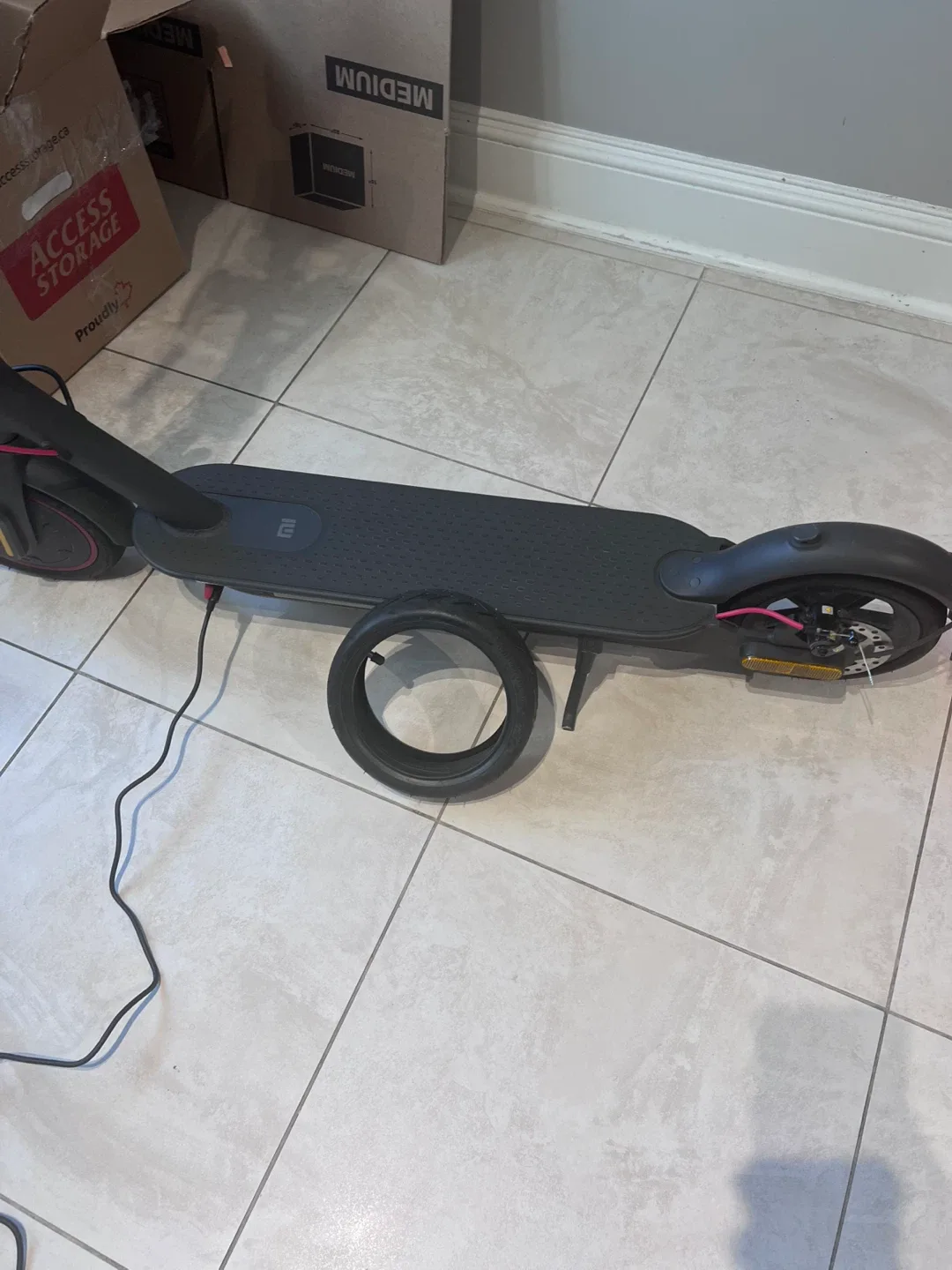 Xiaomi Mi Electric Scooter - Black image indicator(2)
