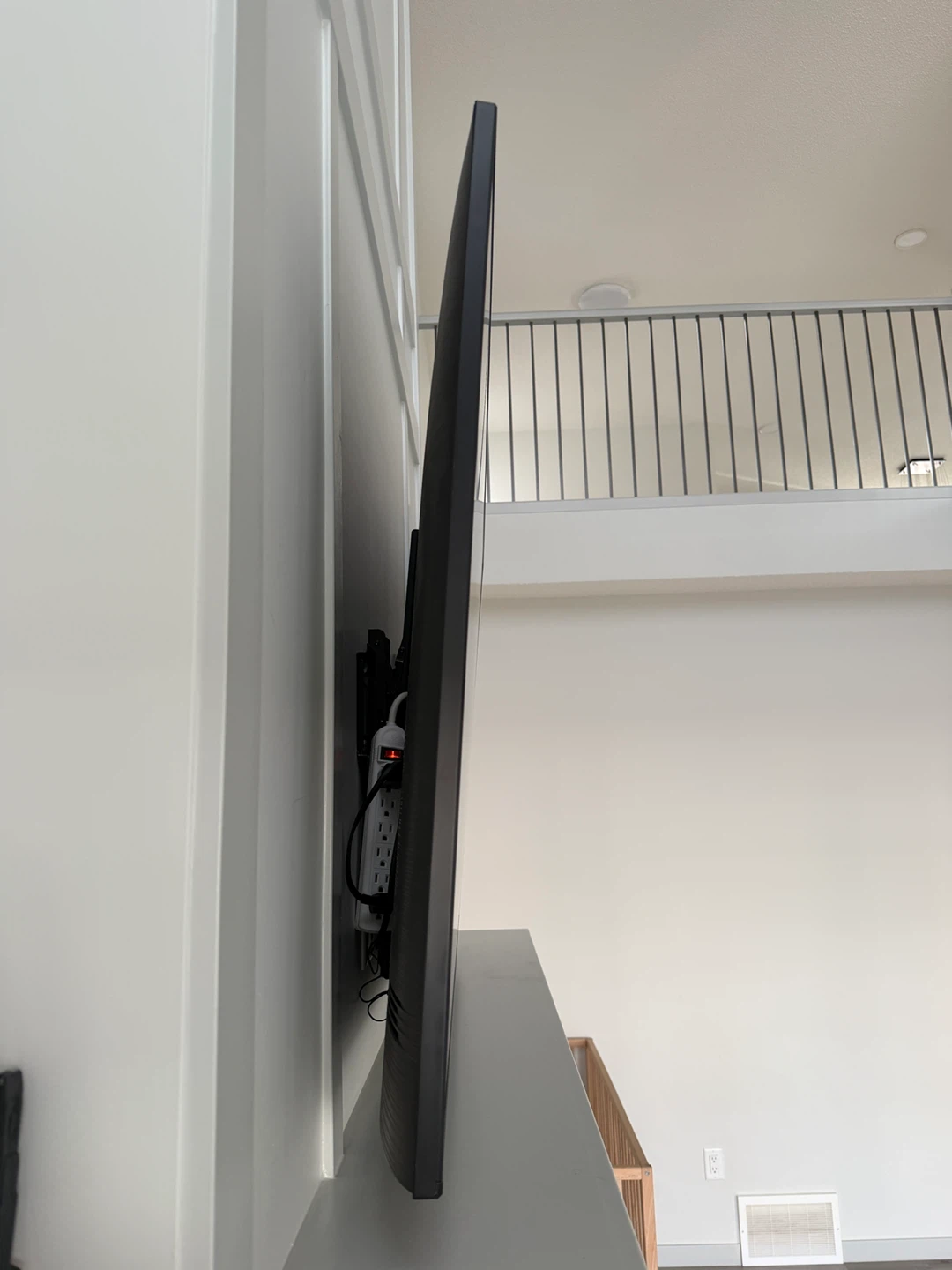 65" Samsung TV Crystal UHD | 6 Series | TU6900 - photo 5