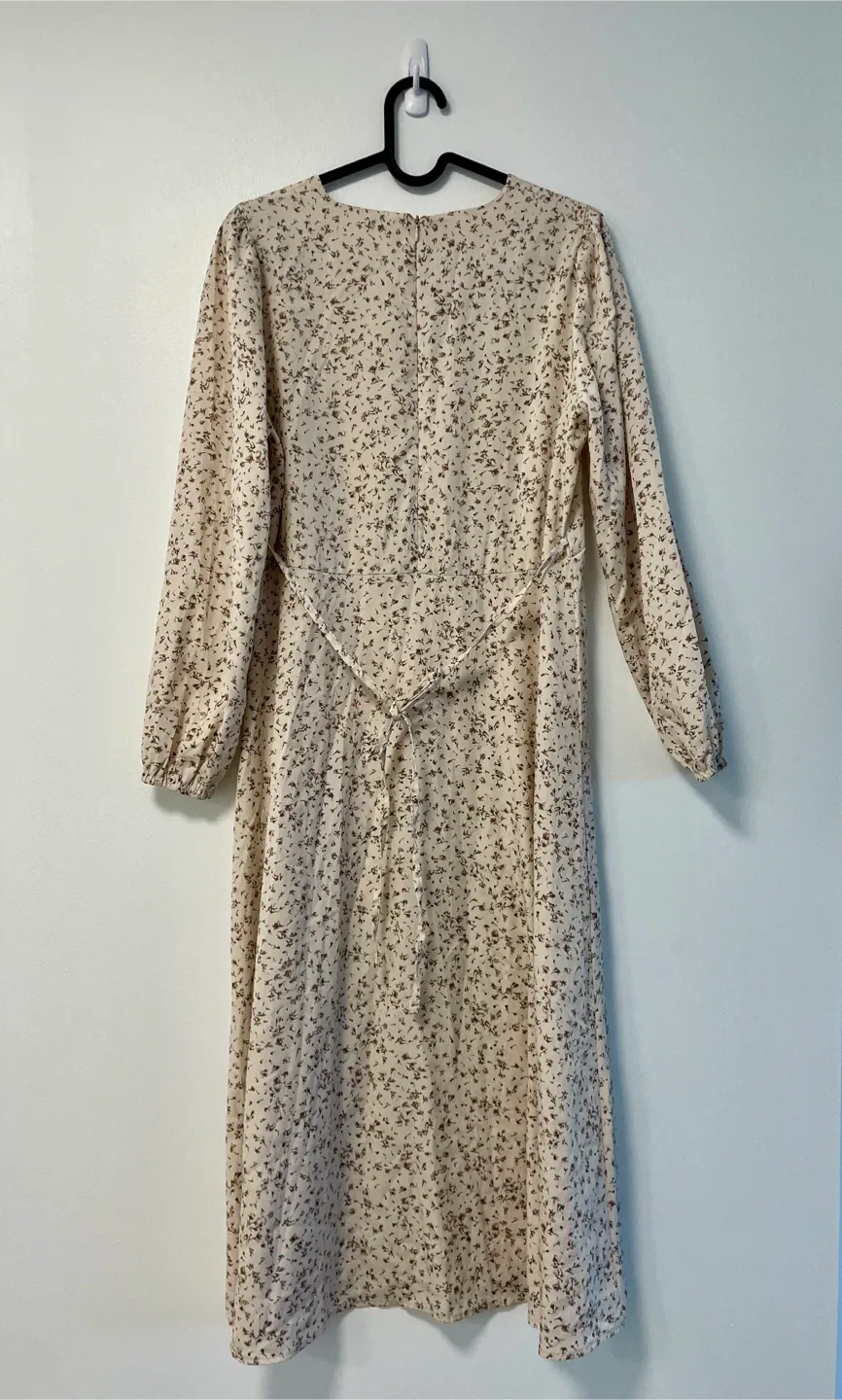 Oak + Fort Cream Colour Floral Dress - Size S image indicator(3)