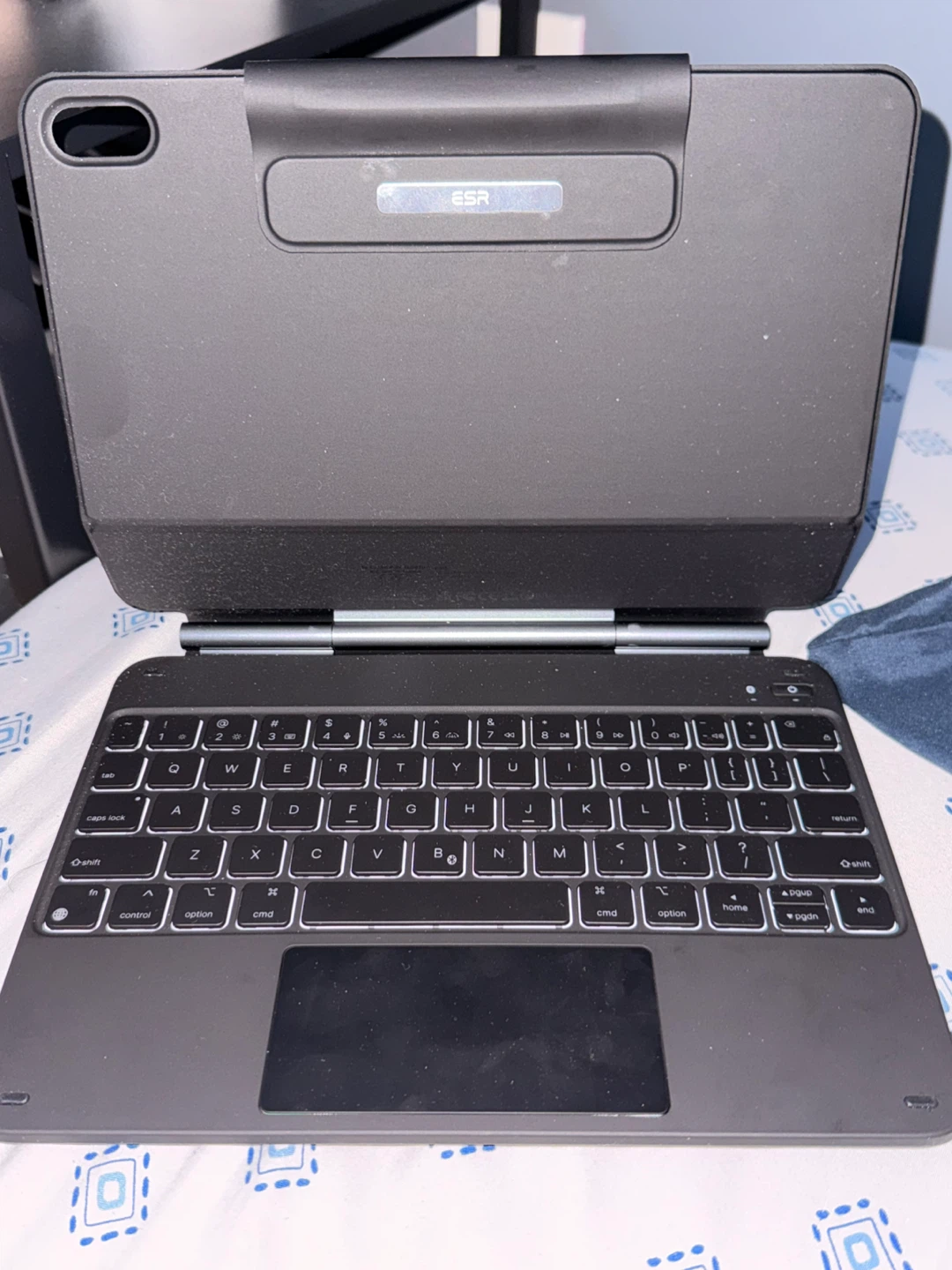ESR iPad Keyboard Case