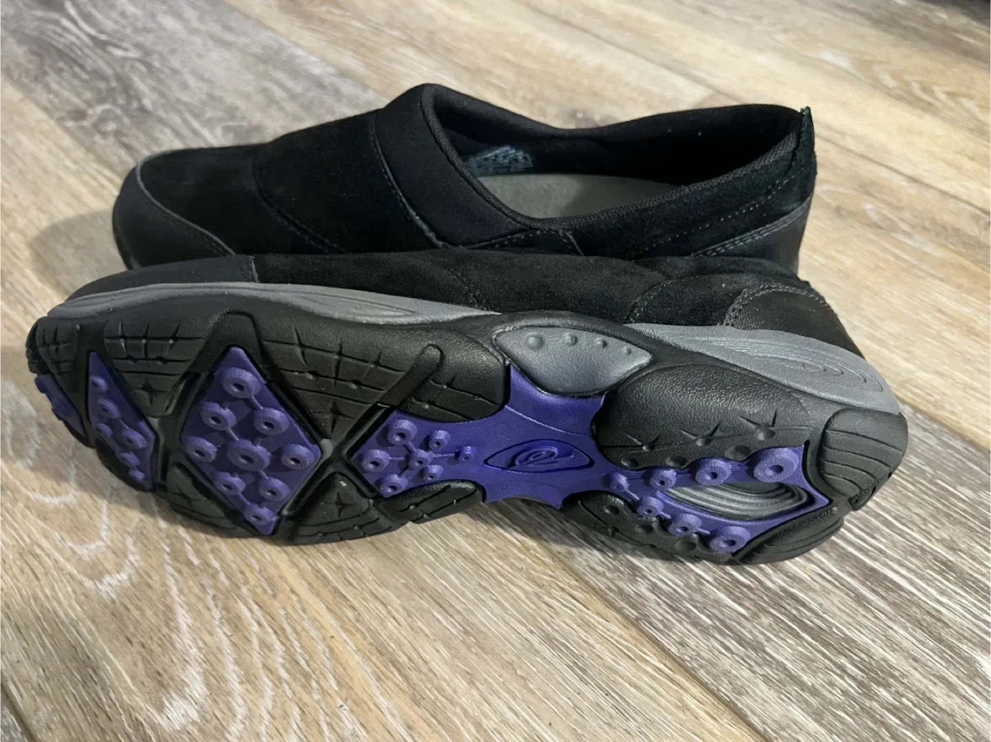 Easy Spirit Black Suede Leather Shoes - Size 9 image indicator(2)