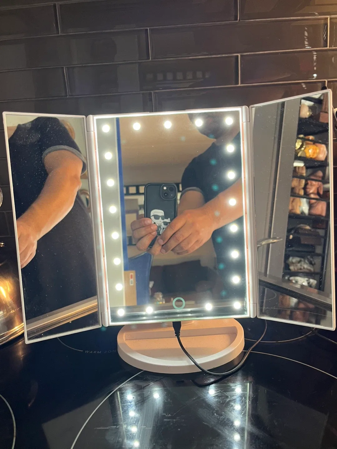 Easehold Tri-Fold Lighted Vanity Makeup Mirror image indicator(3)