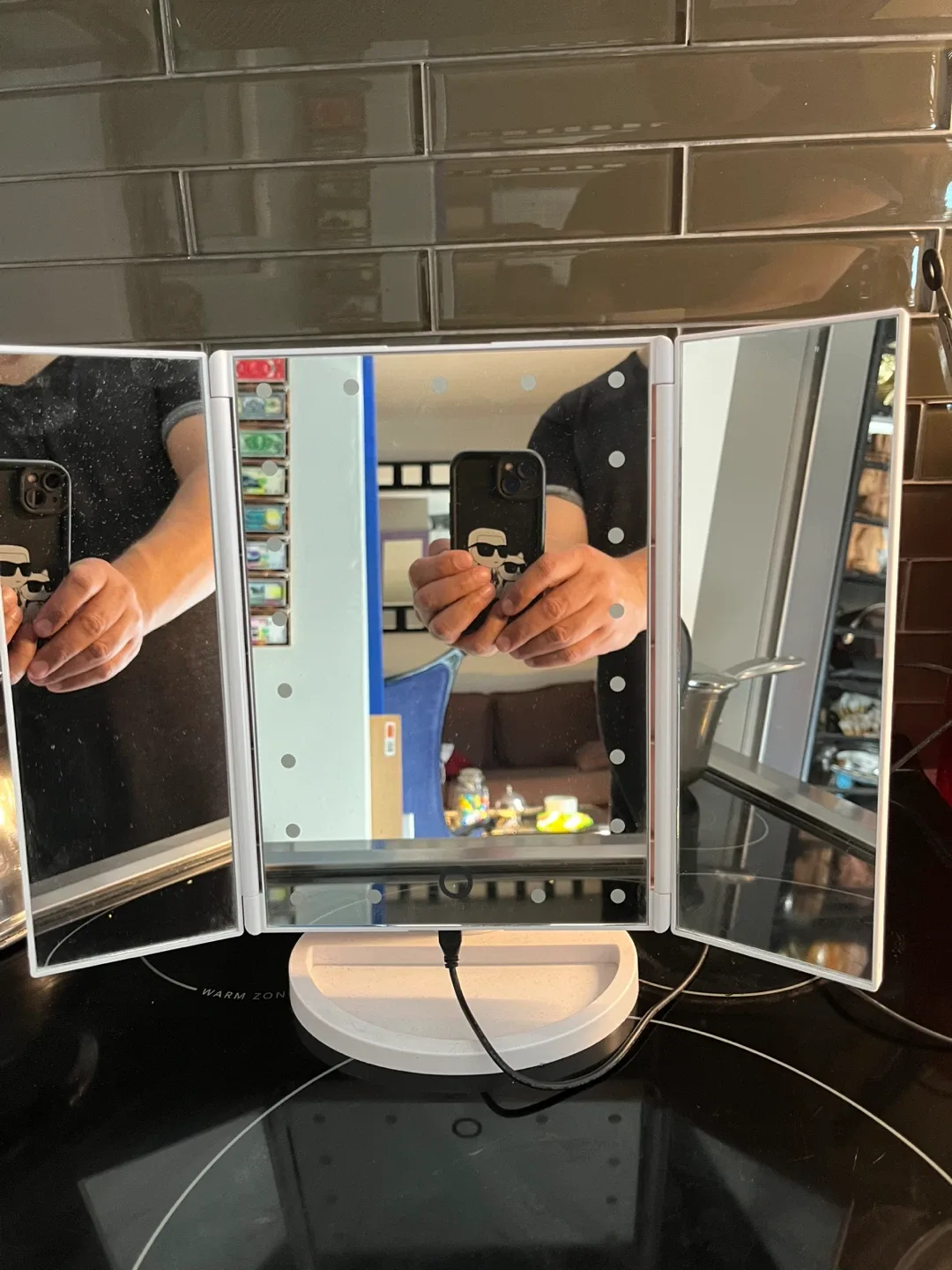 Easehold Tri-Fold Lighted Vanity Makeup Mirror image indicator(4)