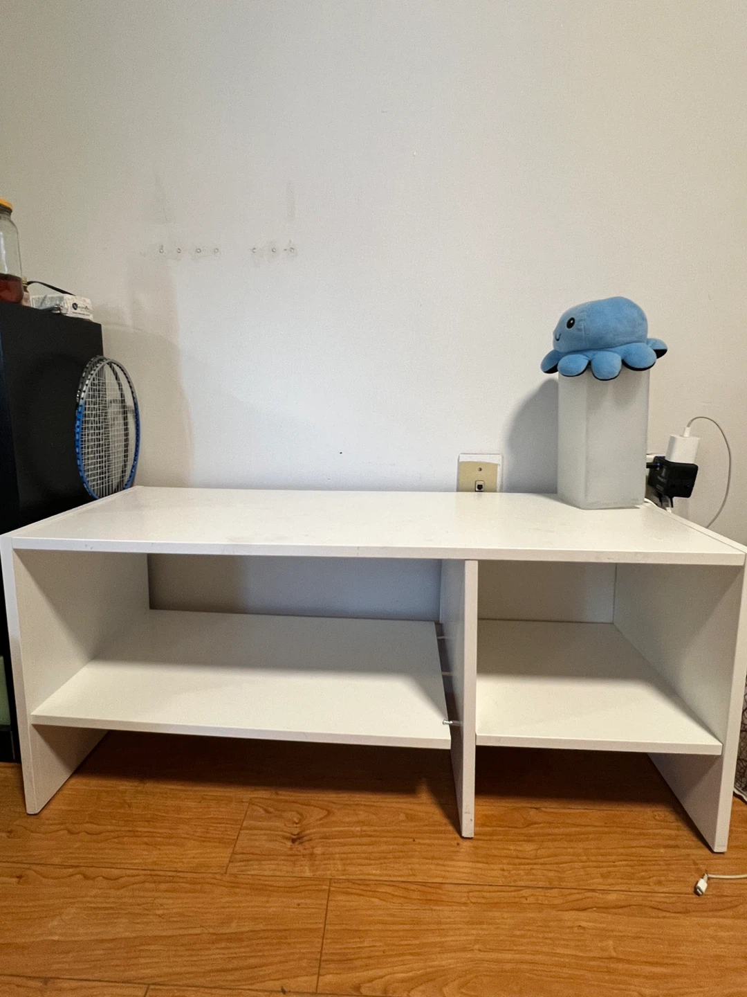White Stand