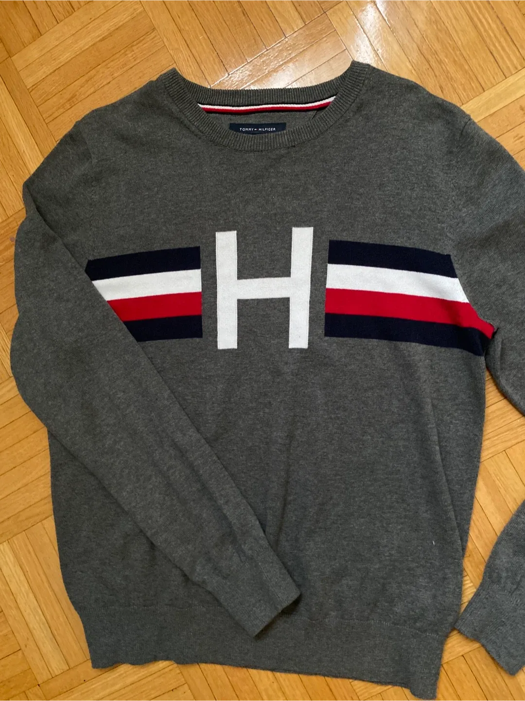 Tommy Hilfiger Grey Sweater - Size S image indicator(2)