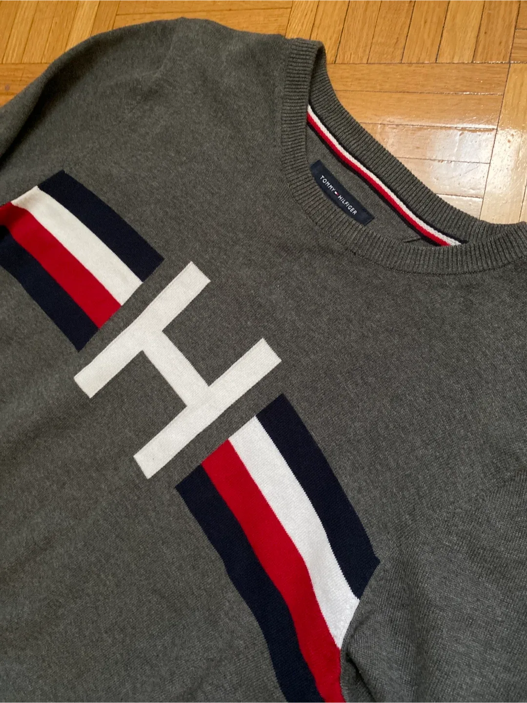 Tommy Hilfiger Grey Sweater - Size S image indicator(3)