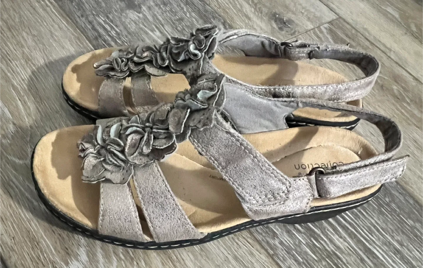 Clarks Collection Women's Sandals Size 7 image indicator(3)