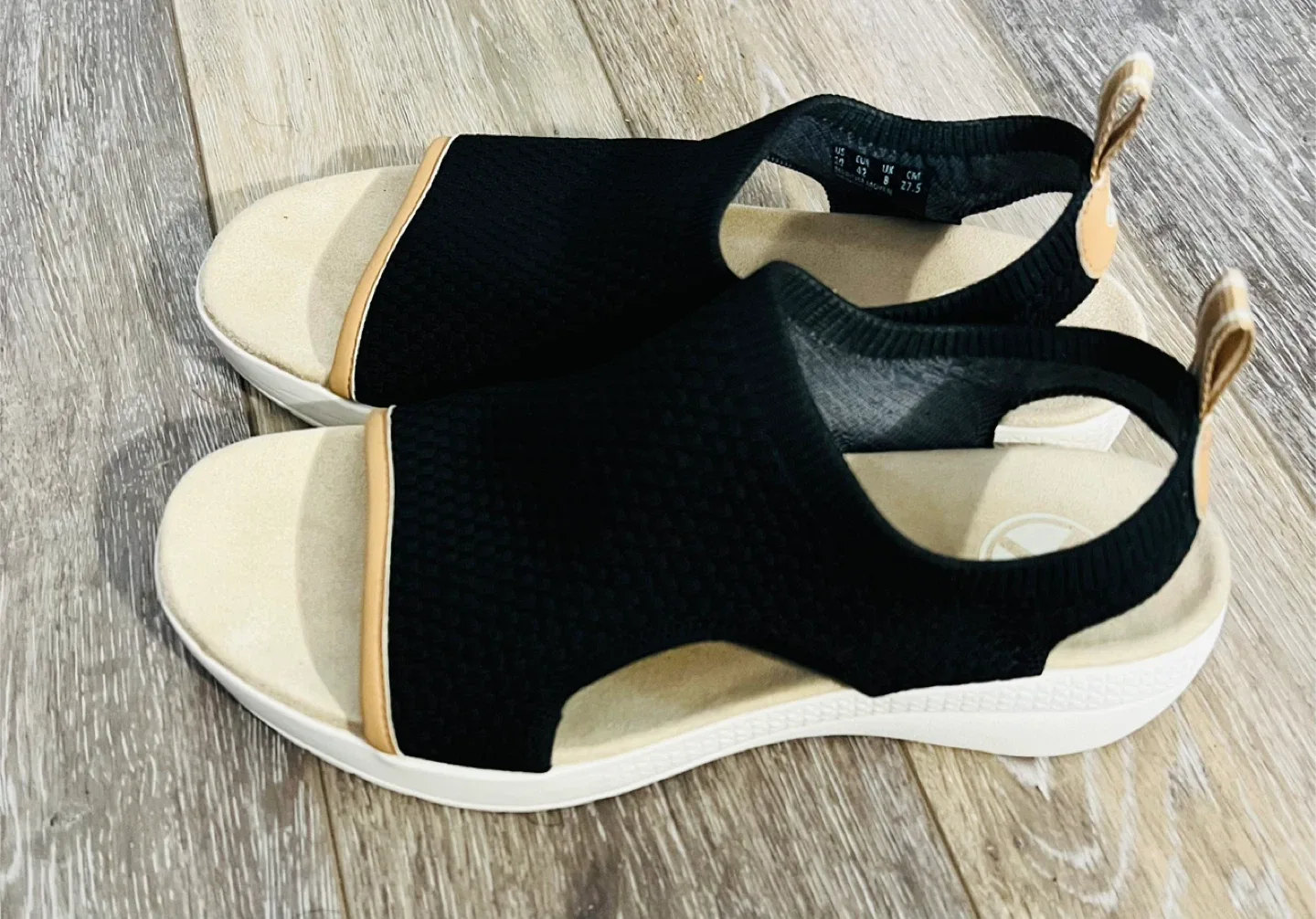 Hush Puppies Black Sandals - Size 10