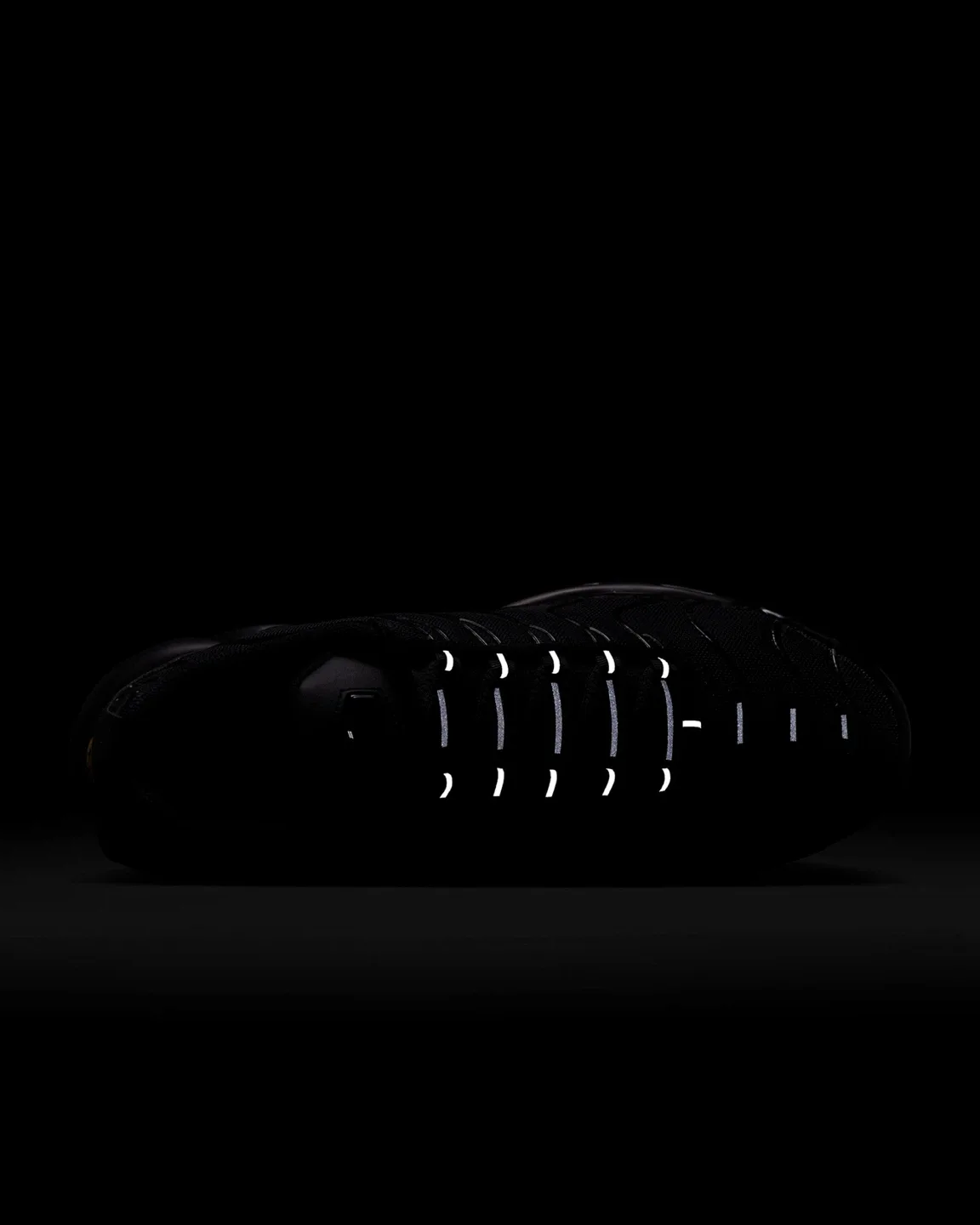 Nike Air Max Plus Black image indicator(9)