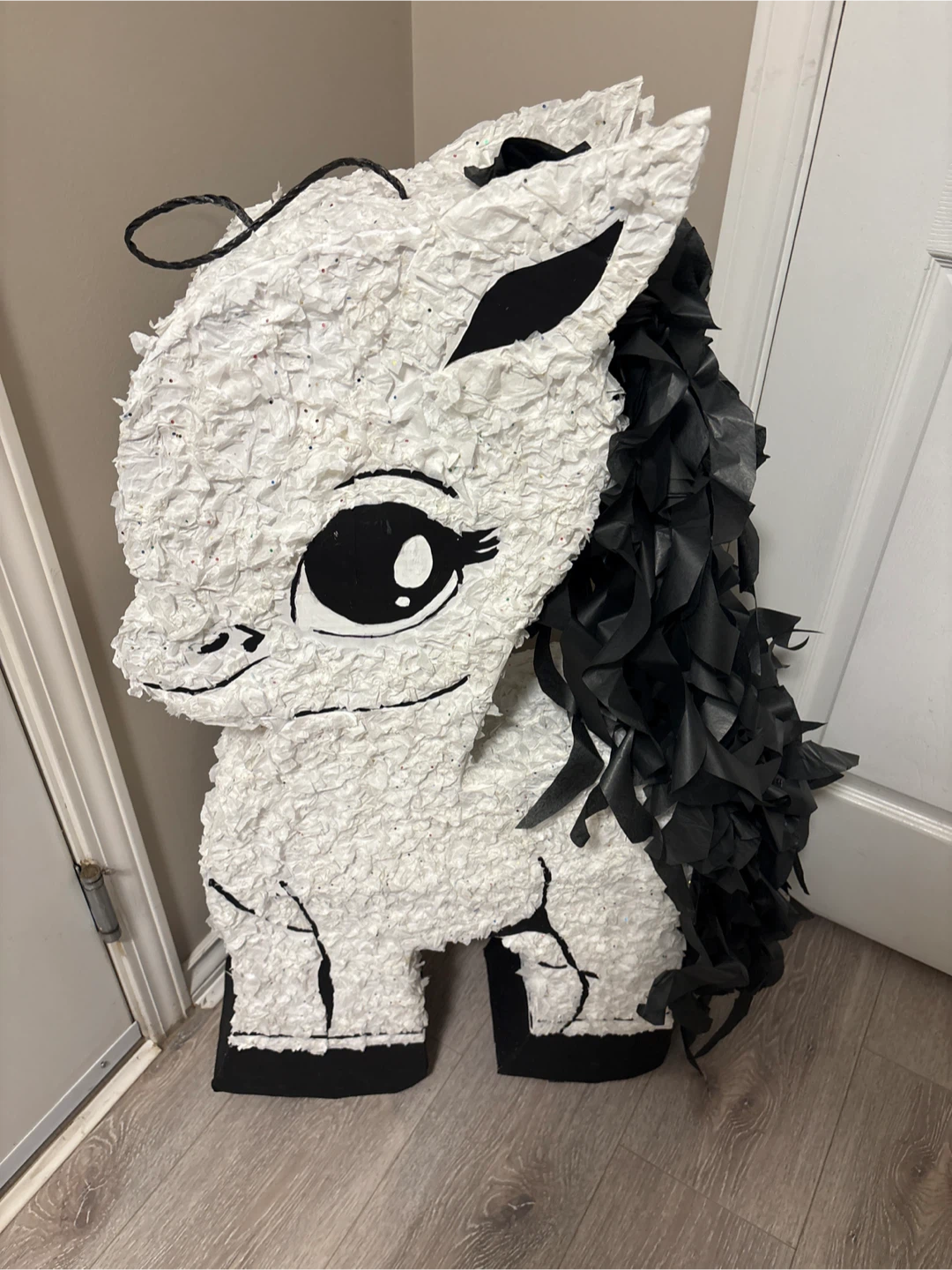 White & Black Pony Piñata - photo 3