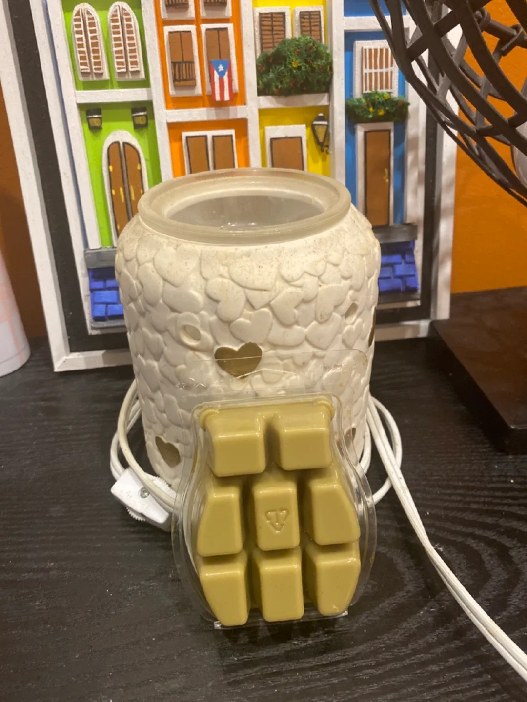 Scentsy Warmer with Rainforest Bungalow Wax image indicator(4)