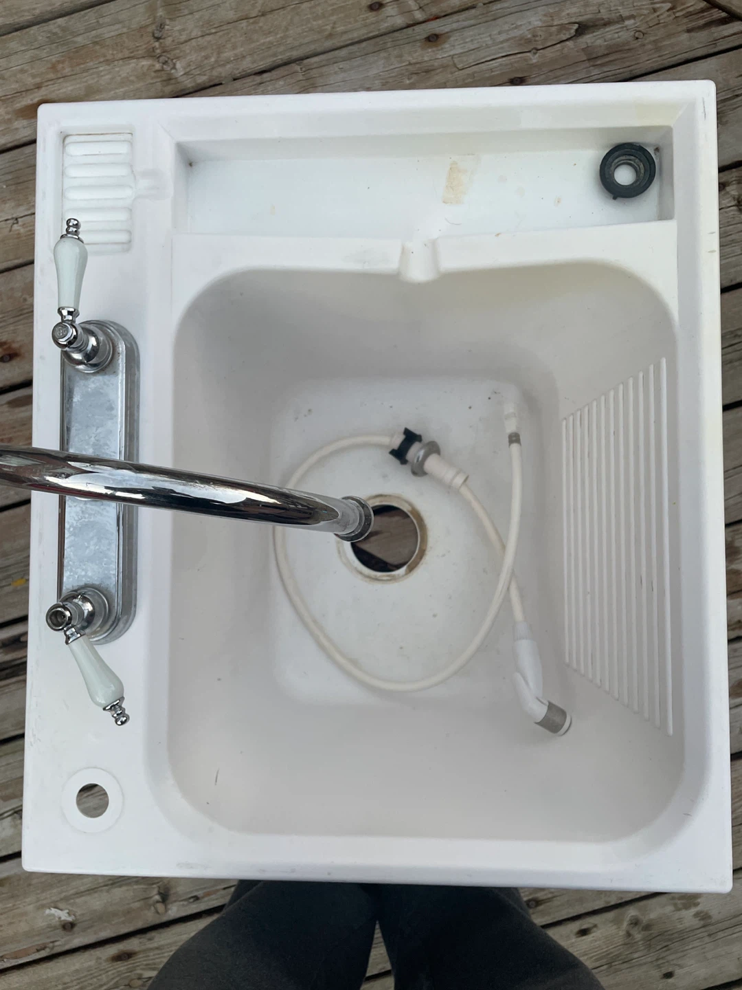 Laundry Sink with Faucet