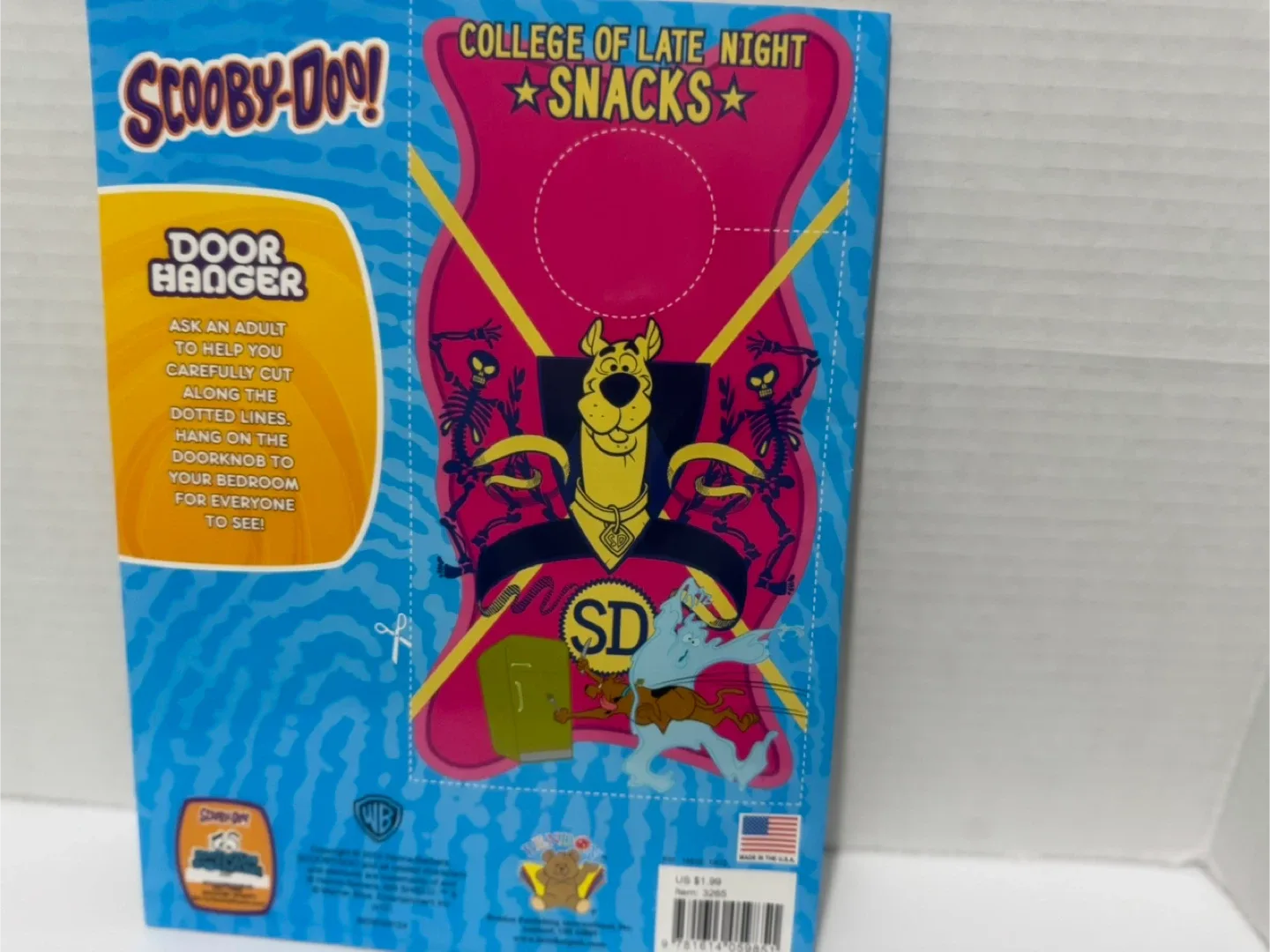 Scooby-Doo! Jumbo Colouring Book with Door Hanger image indicator(2)