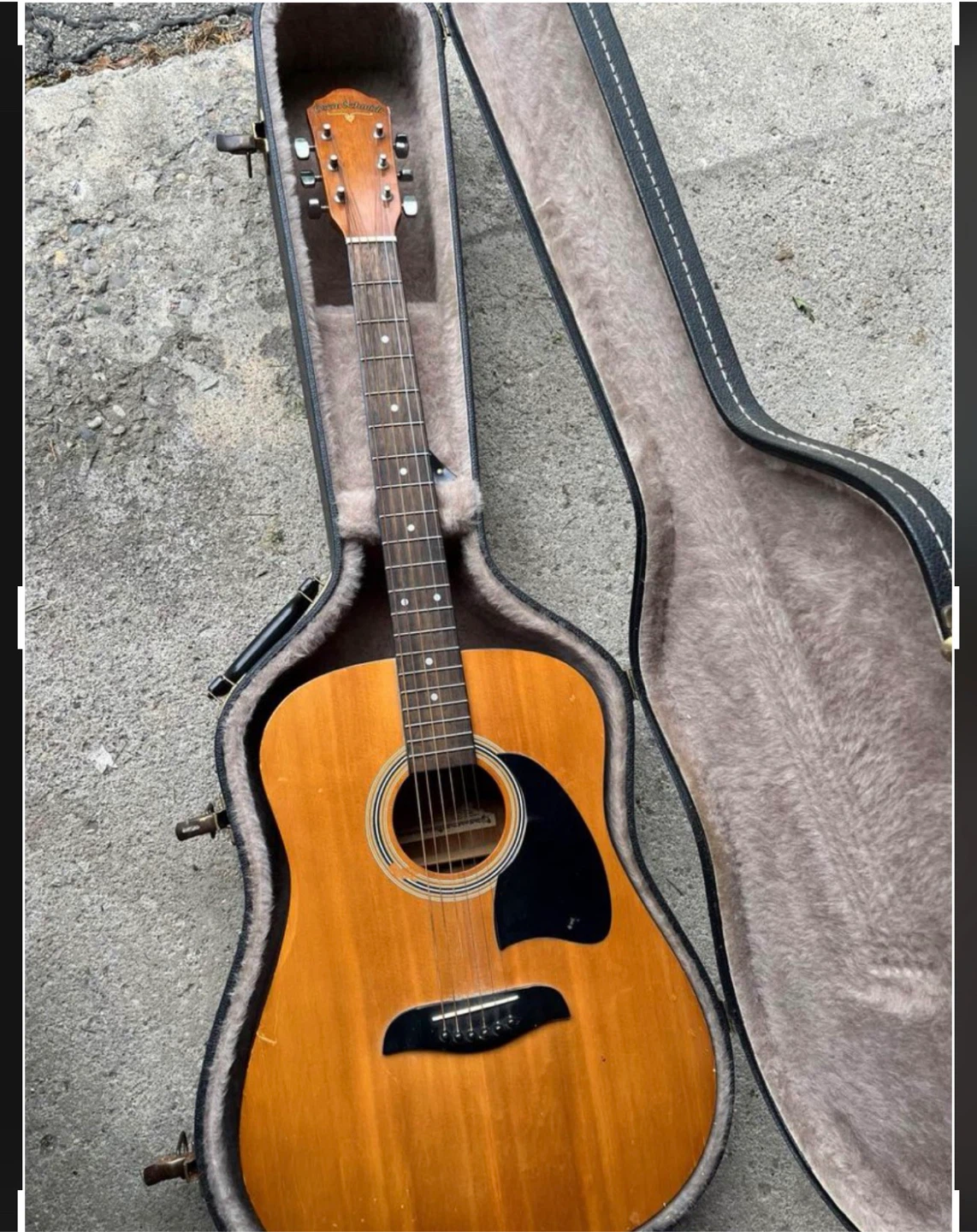 OSCAR SCHMIDT Acoustic Guitar with Case