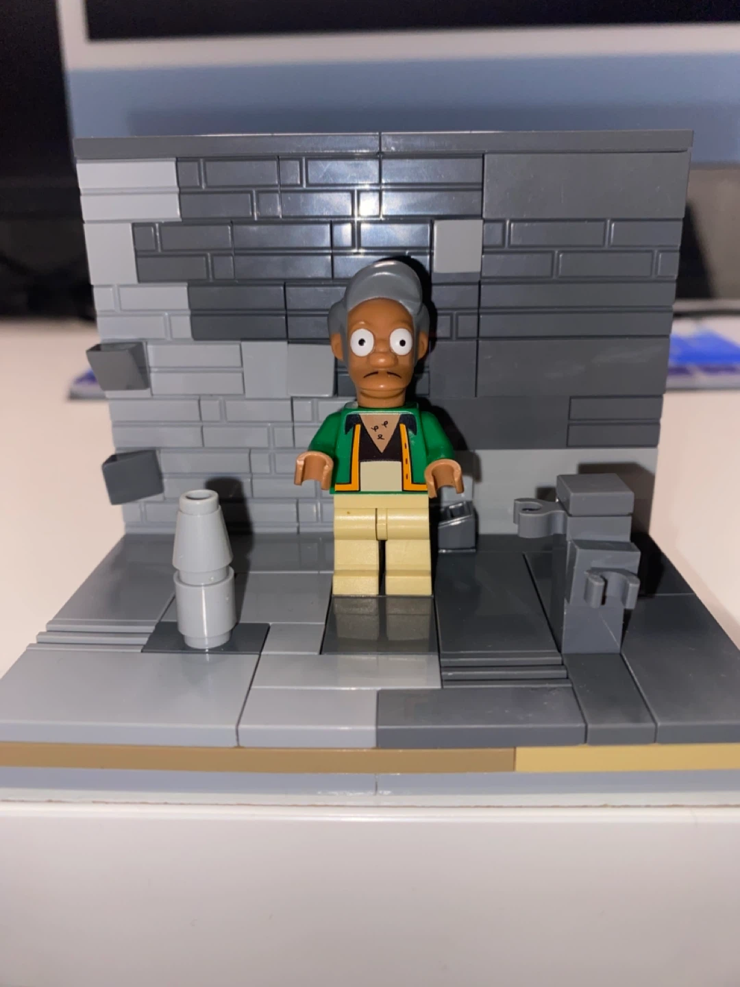 Lego Simpsons Apu Nahasapeemapetilon - sim017