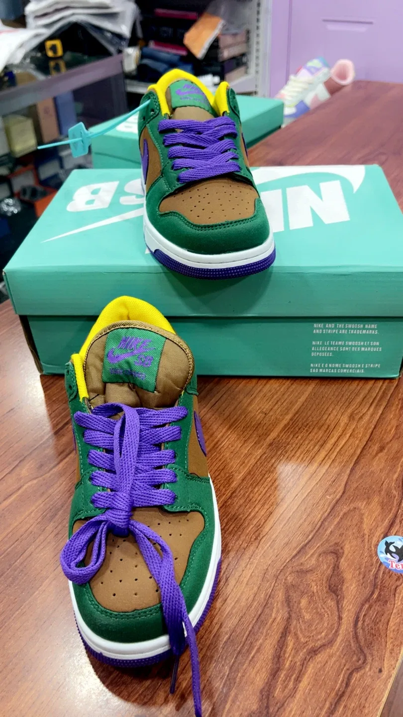 Nike SB Dunk Low Pro Green/Brown/Purple image indicator(6)