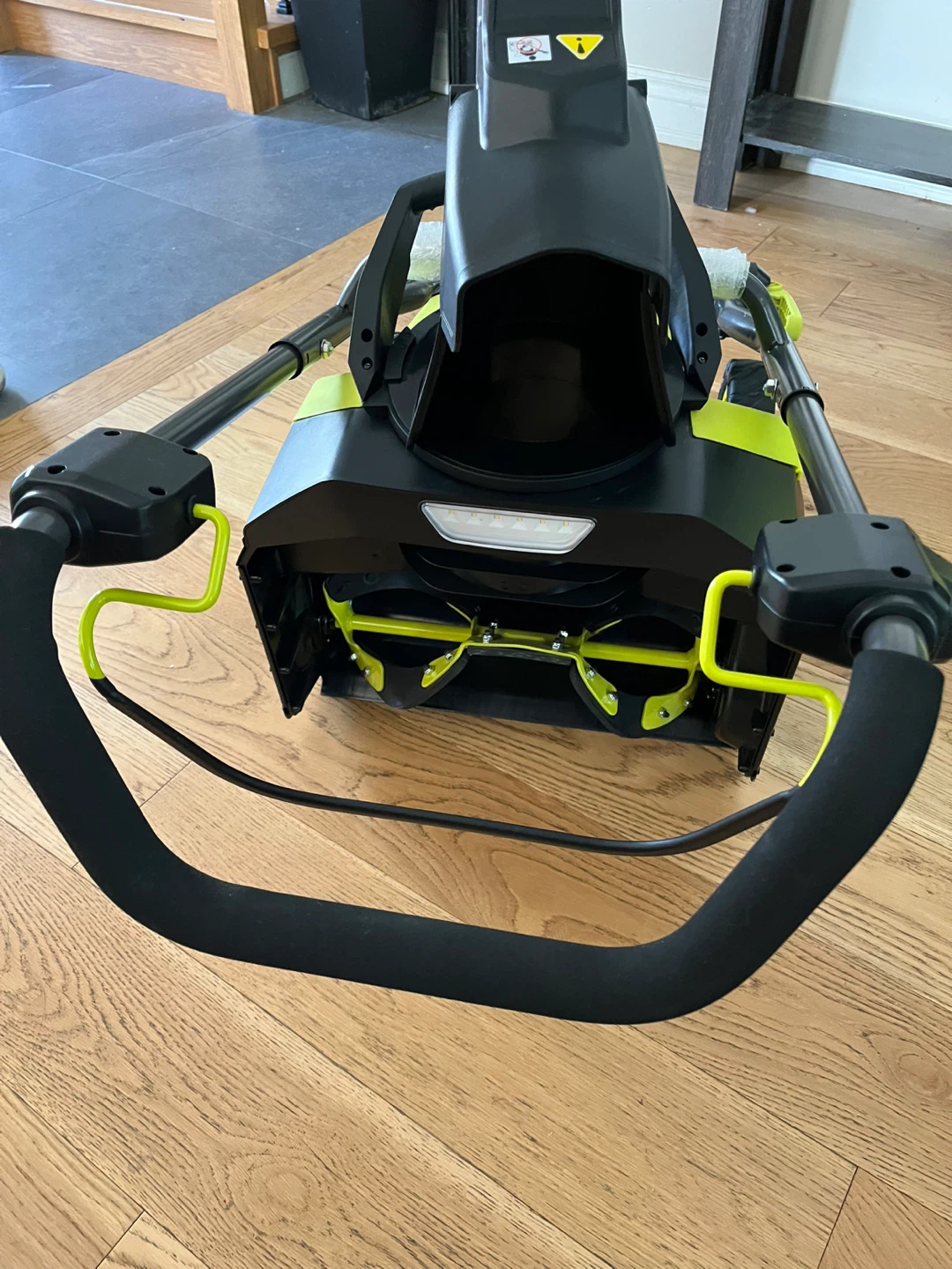 RYOBI 40V HP Brushless Cordless 18-inch Single-Stage Snow Blower - photo 2