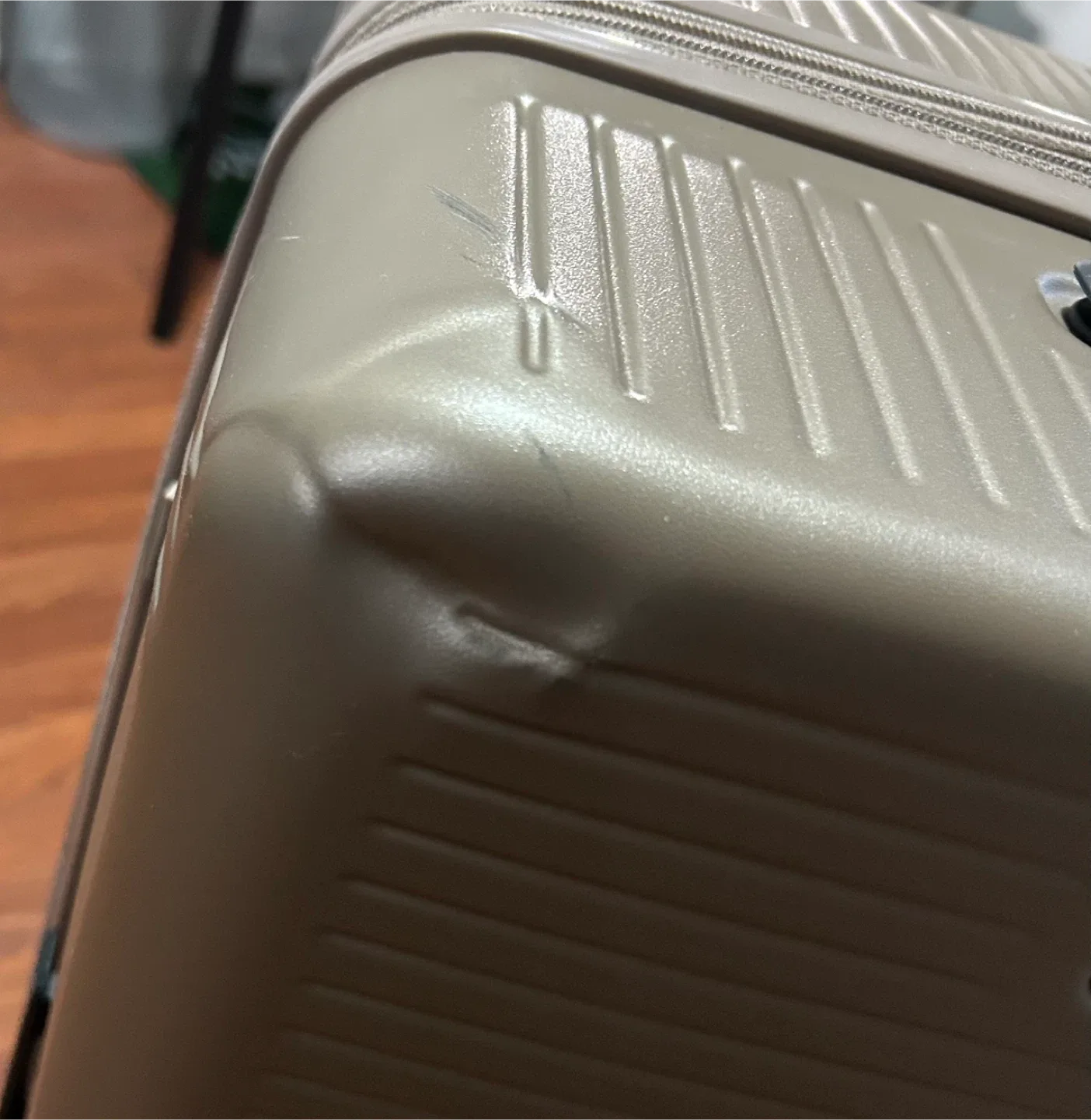 Tracker Luggage - Beige image indicator(4)